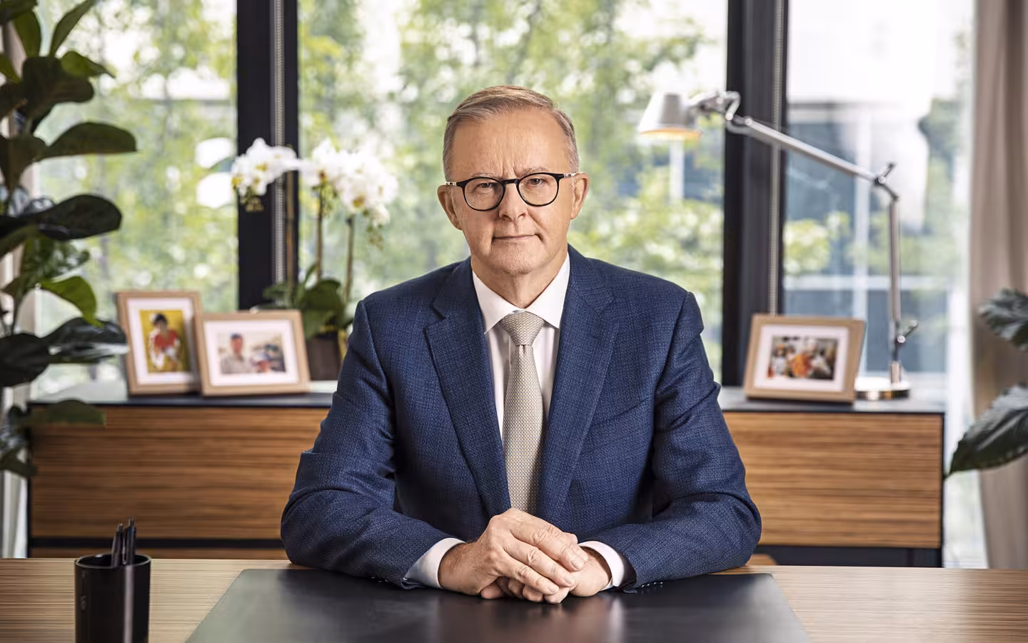 Official portrait of Australian Prime Minister Anthony Albanese