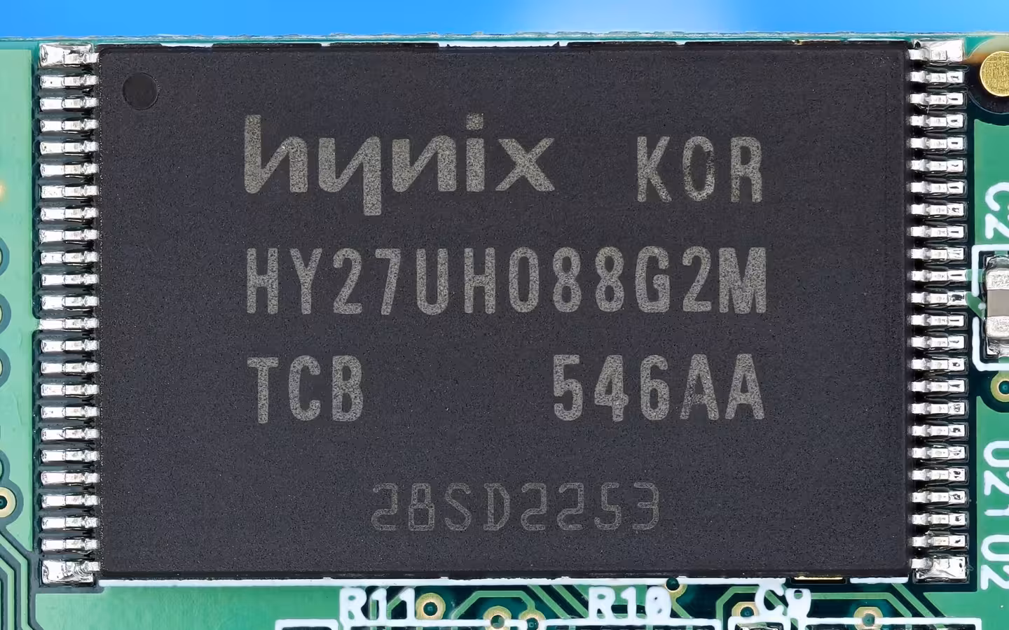 A Hynix Semiconductor NAND flash memory chip on a circuit board